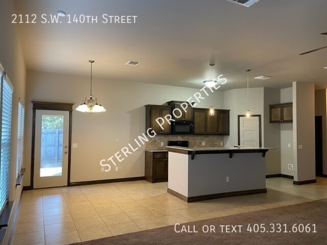 Building Photo - 2112 SW 140th St