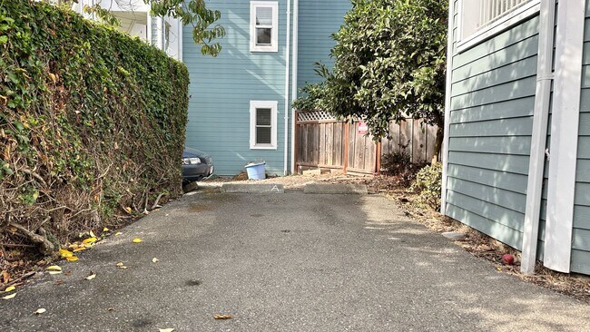 Building Photo - 2018 Ninth St