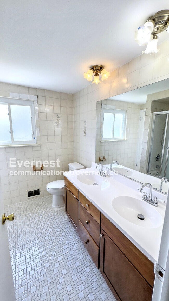 Building Photo - 12136 Brougham Dr