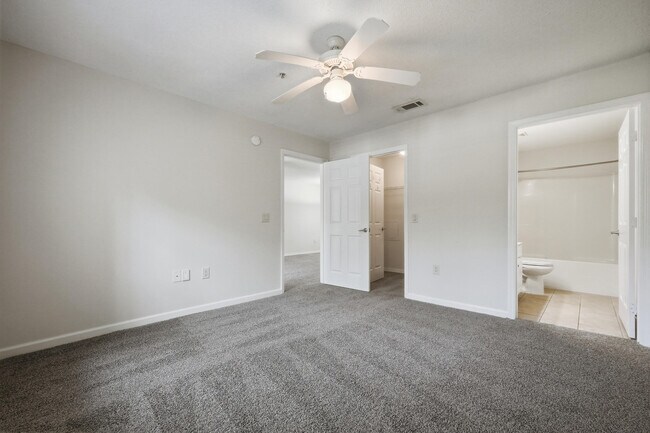 Building Photo - 4270 Calinda Ln