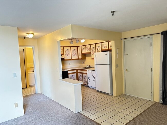 Building Photo - 376 Ocean Ave