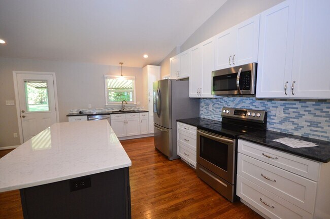 Building Photo - 304 Arrundale Dr