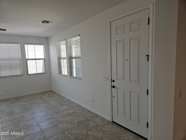 Building Photo - 14224 W Hackamore Dr