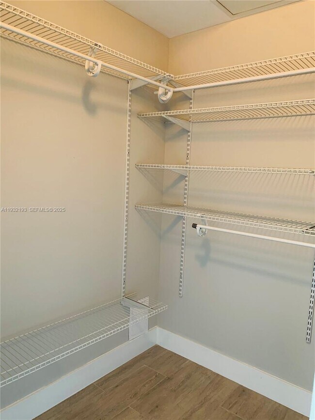 Building Photo - 1100 10th St