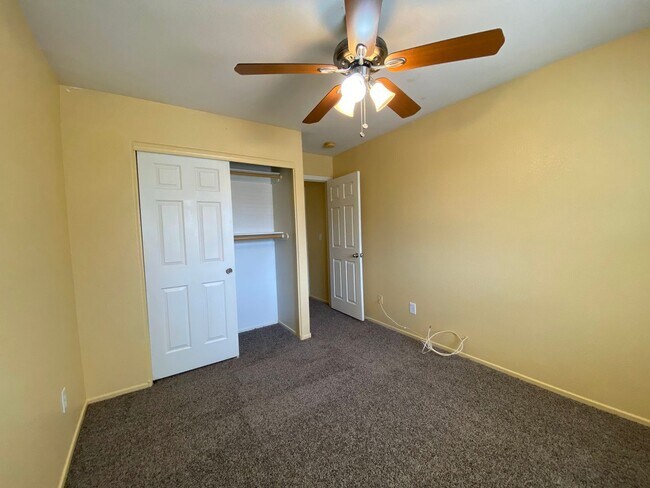 Building Photo - Large four-bedroom house with a loft