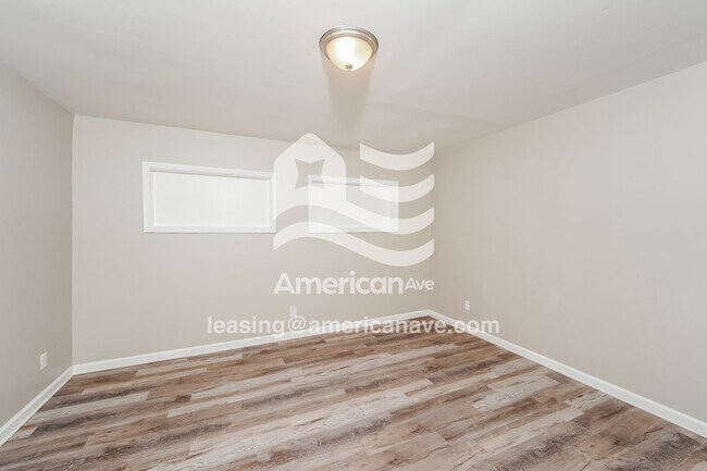 Building Photo - 1240 4th Pl