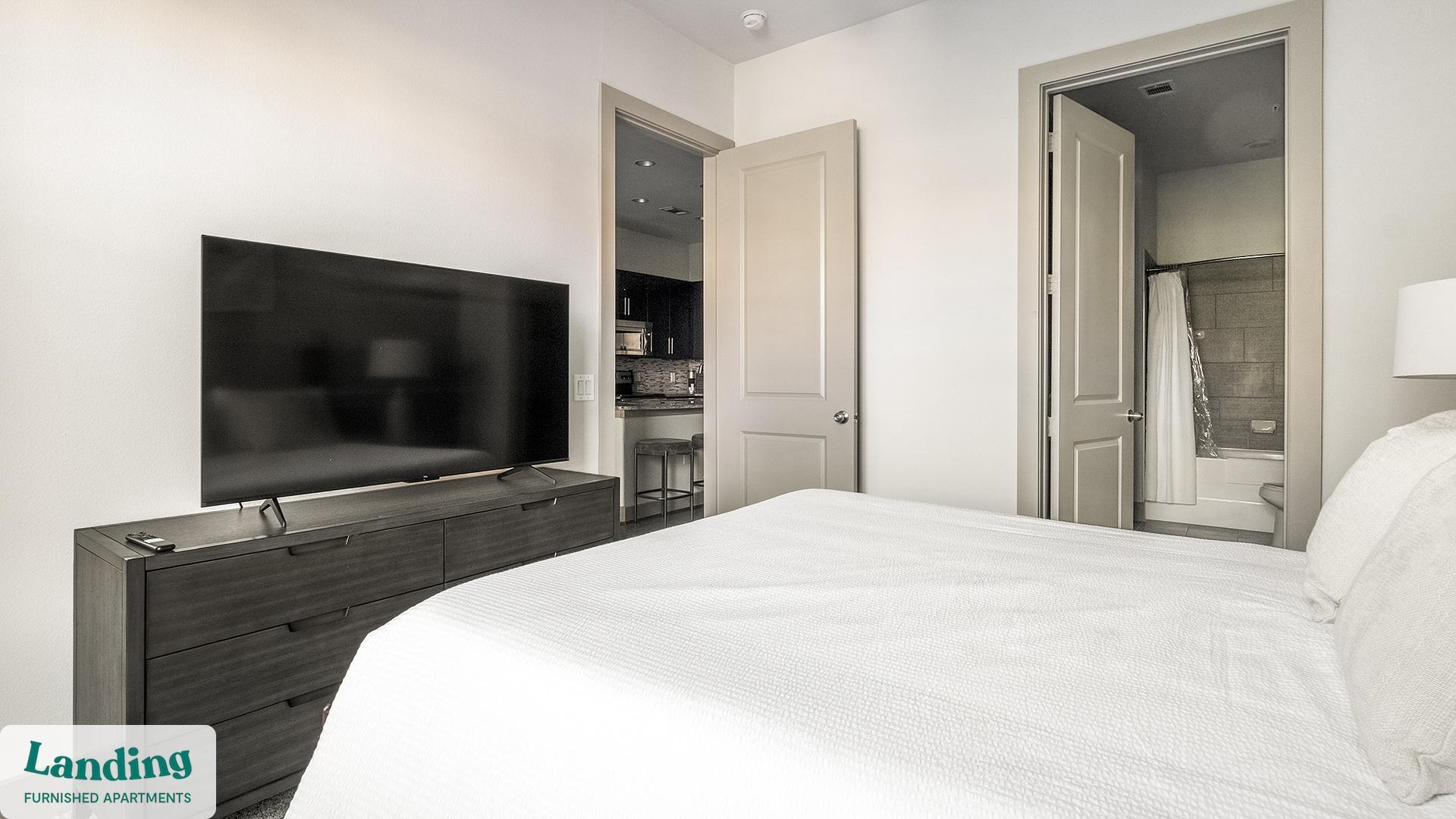 Building Photo - 2626 Fountain View Dr