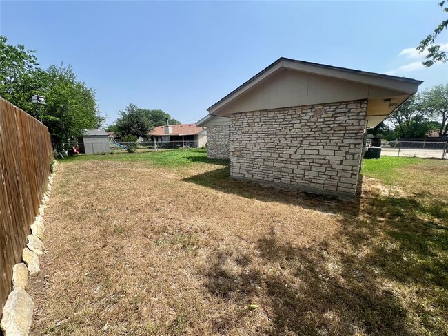 Building Photo - 821 Guadalupe St