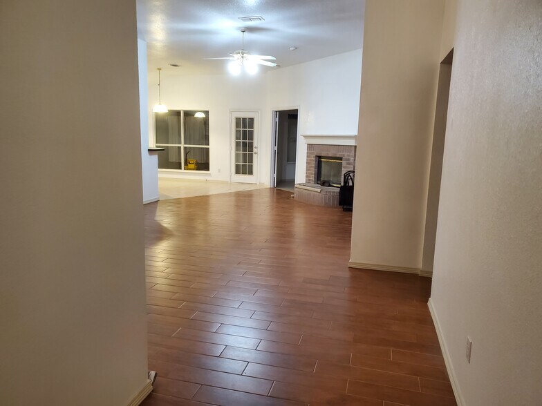 Building Photo - 6812 Coldwater Canyon Rd