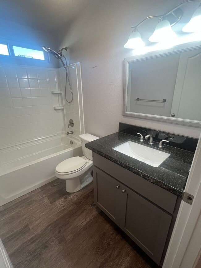 Building Photo - 3 Bedroom home in Candlewood Estates