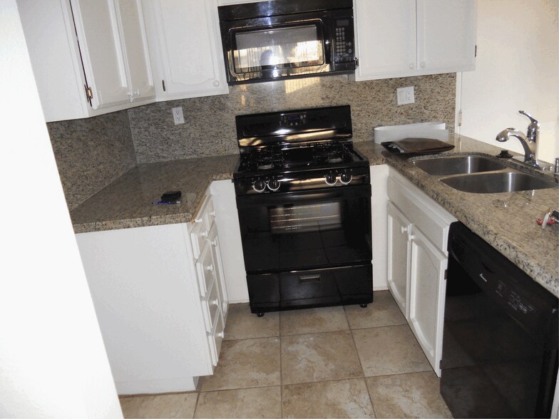 Building Photo - 1835 E Ave J2