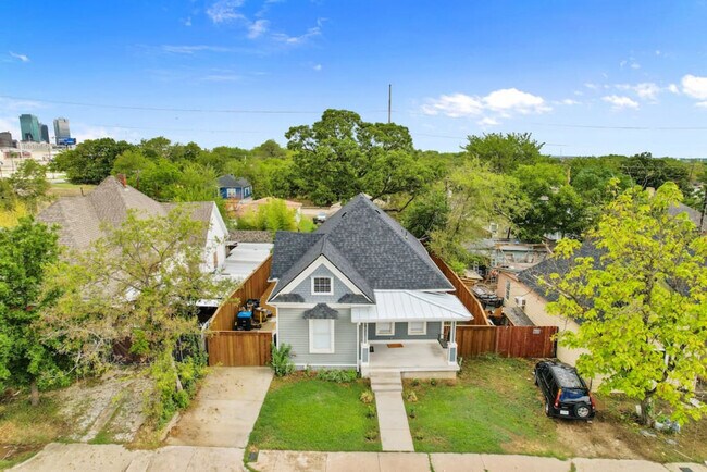 Building Photo - 921 E Hattie St