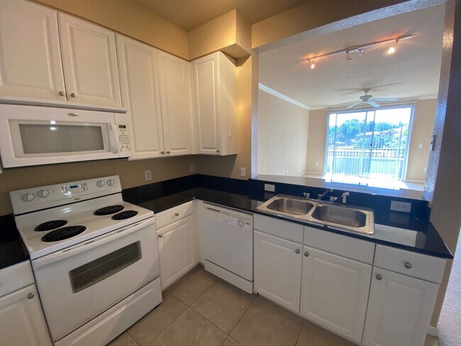 Building Photo - Experience luxury living at its finest in ...