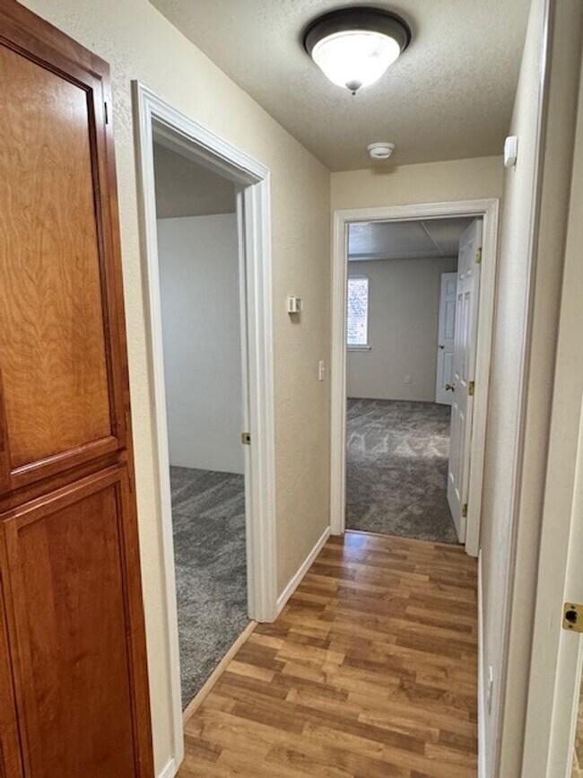 Building Photo - Central Point Single Level Home/ Coming Soon