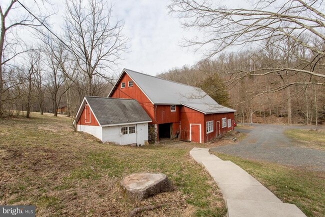 Building Photo - 120 Tabor Rd