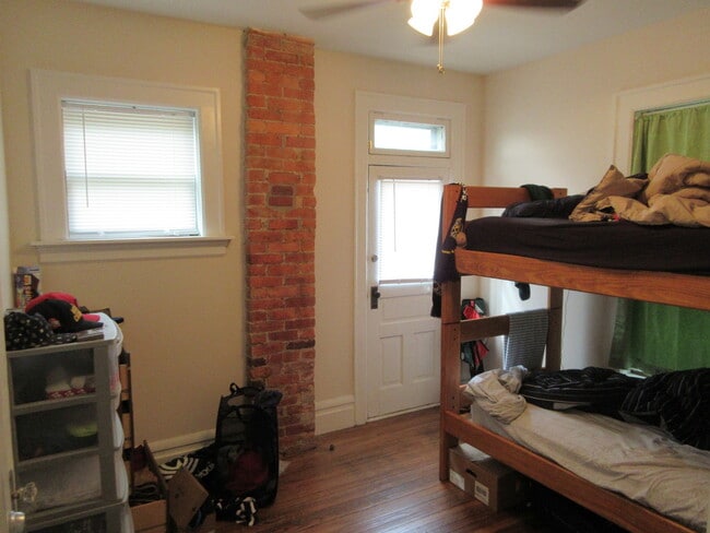 Building Photo - 53 E Northwood Ave