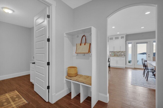 Building Photo - Luxury North Salt Lake Home with Mountain Views, Office & Fully Fenced Yard