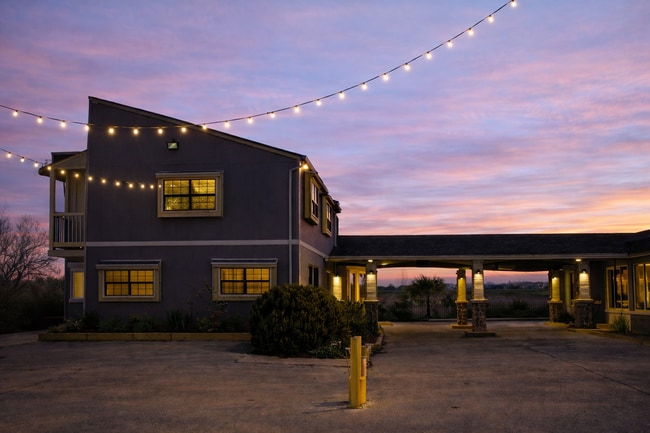 Building Photo - 928 Ferry Rd