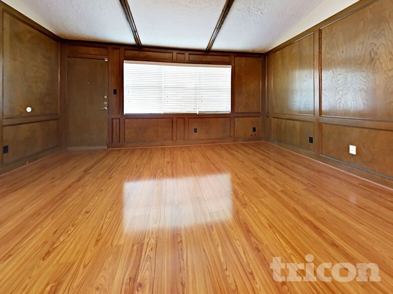Building Photo - 1838 Turtle Creek Dr