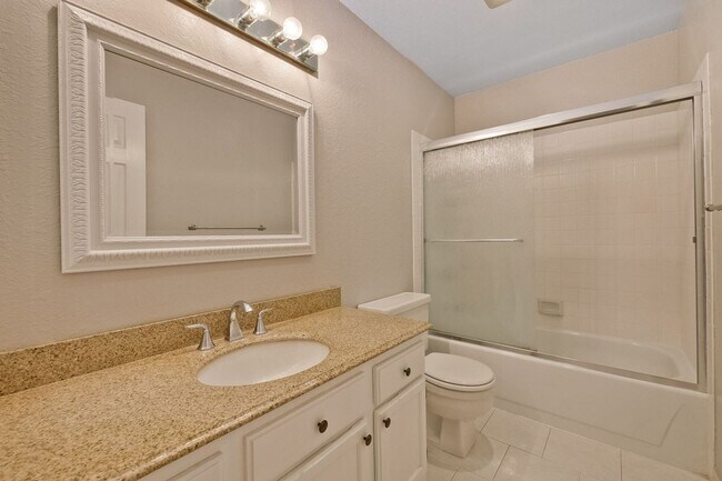 Building Photo - Popular Woodside Commons at Its Finest.