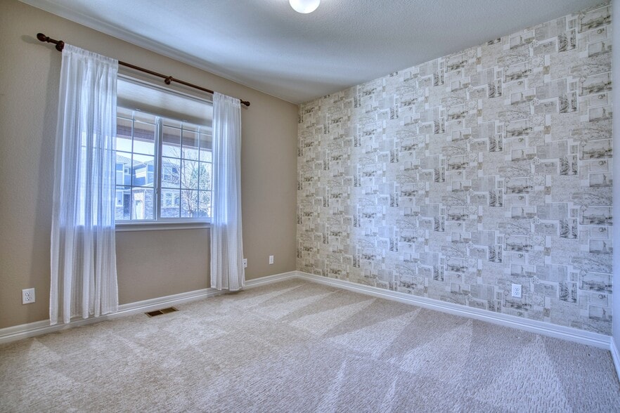 Building Photo - 2406 Spruce Creek Dr
