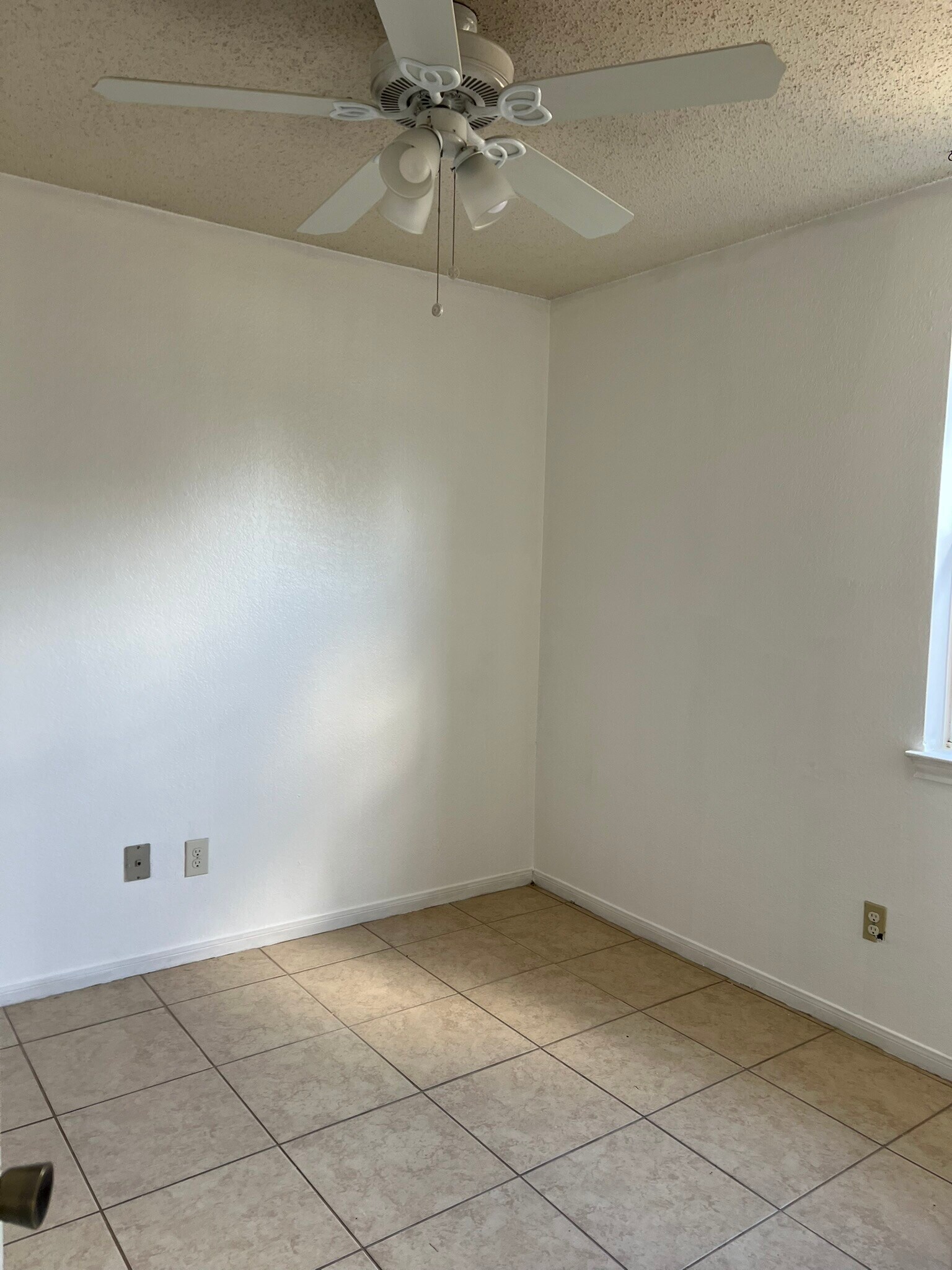Building Photo - 306 Sorrell Dr