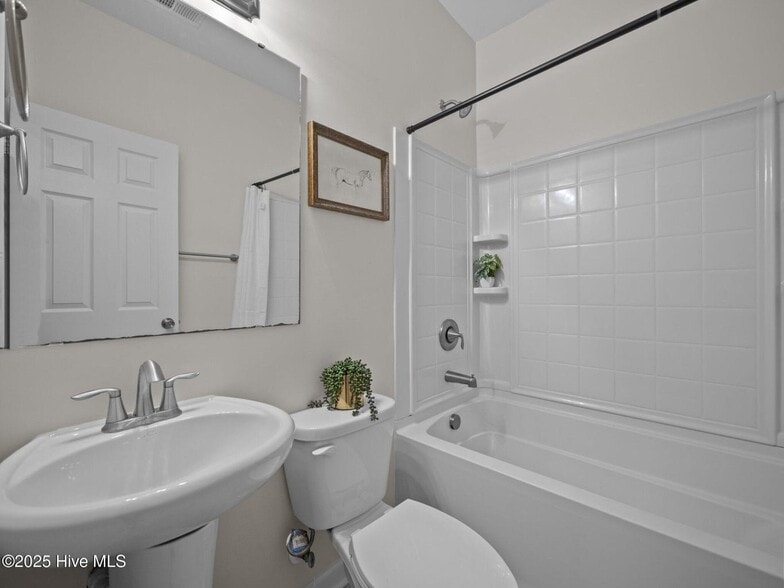 Building Photo - 303 Kenan Lp