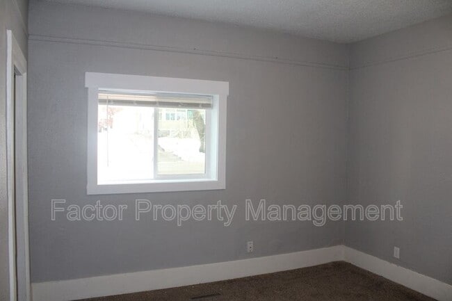 Building Photo - 510 N 4th St