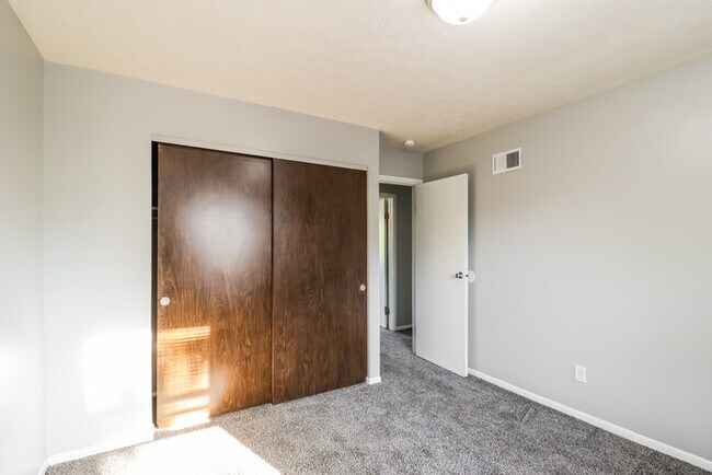 Building Photo - Spacious 4-bedroom Home in Fairfield, OH