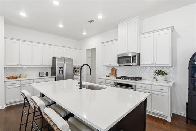 Building Photo - 15137 Devonne Dr