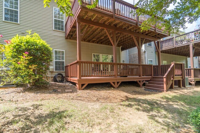 Building Photo - Luxury Golf Course Town Home with Master Suite on Main Level