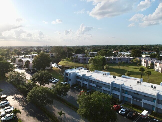 Building Photo - 2600 Fiore Way