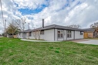 Building Photo - 300 Lane Dr