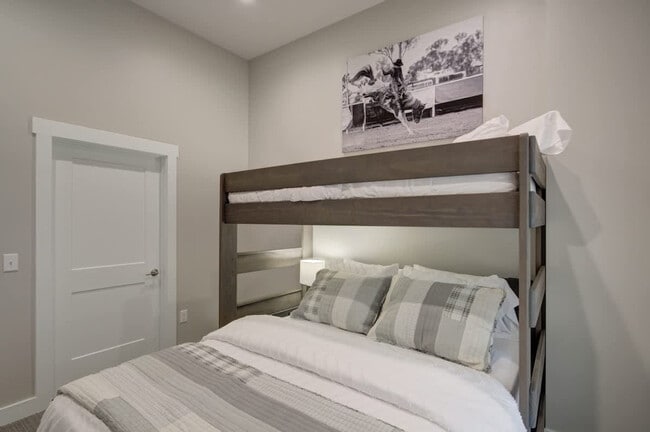 Building Photo - 110 W Beall St