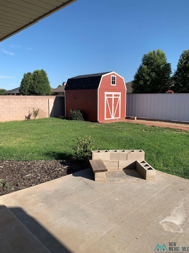 Building Photo - 116 Mariposa Dr