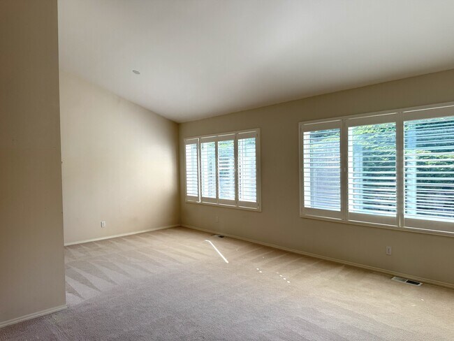 Building Photo - 7825 Amethyst Loop NW