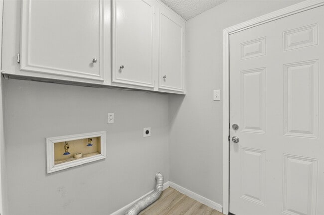 Building Photo - 16310 Cavendish Dr