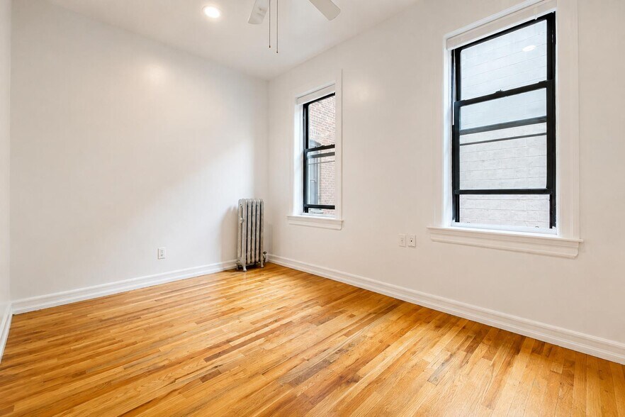 Building Photo - 4305 Broadway
