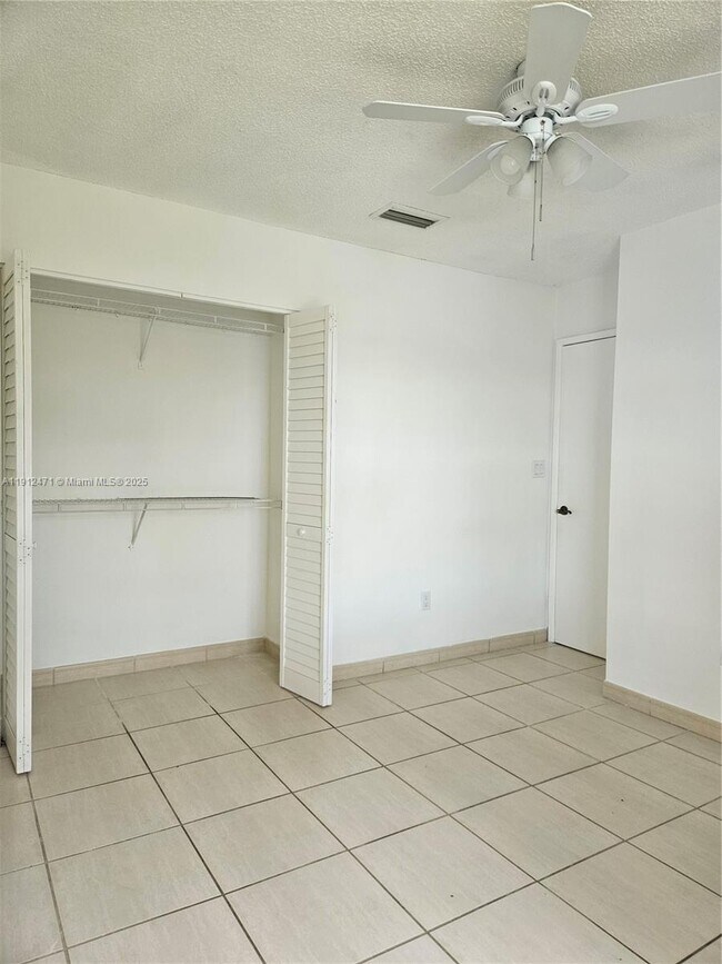 Building Photo - 563 NW 98th Ct