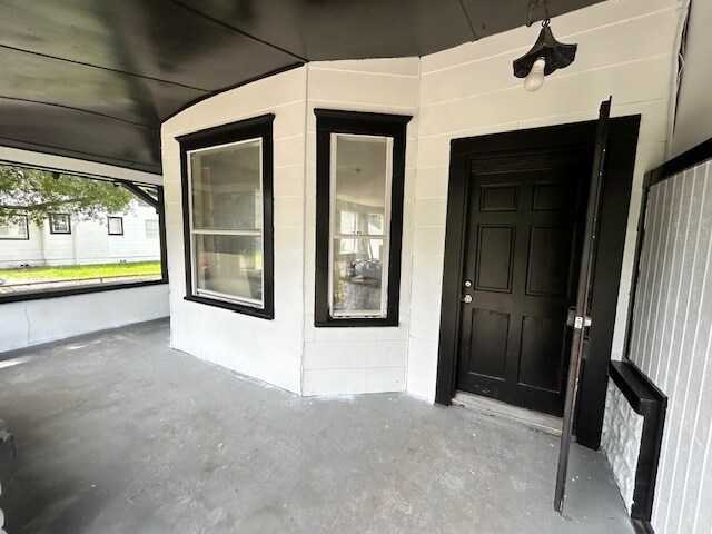 Building Photo - 1455 E 14th St