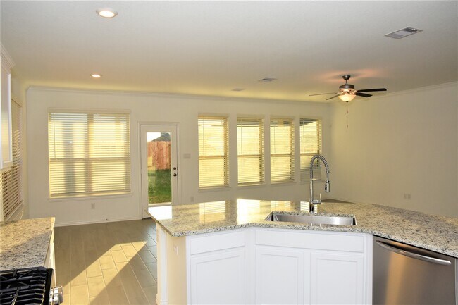 Building Photo - 7510 Monarch Forest Ln