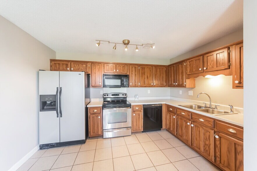 Building Photo - 5375 Pollard Dr