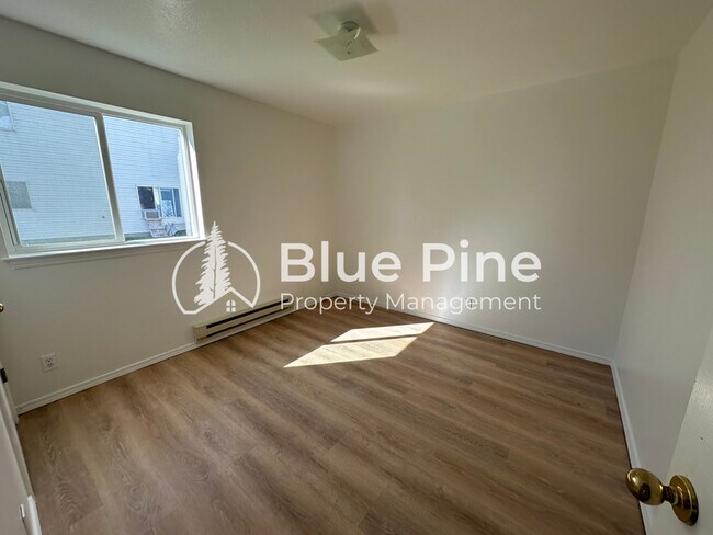 Building Photo - 2102 Stace St