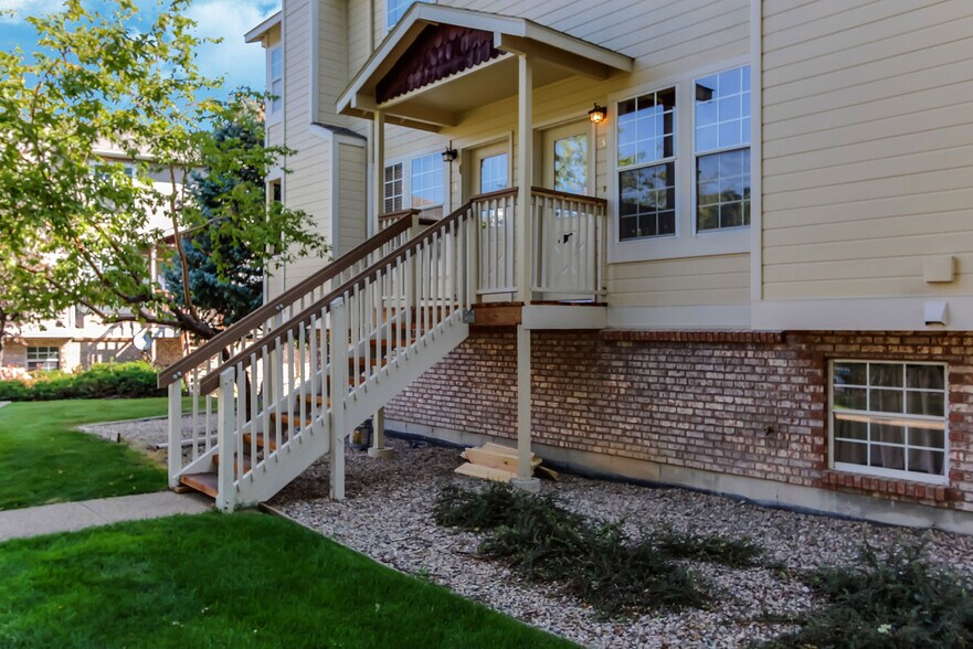 Building Photo - 3200 Azalea Dr