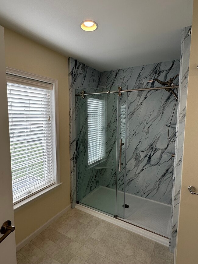 Building Photo - 410 Mayer Pl