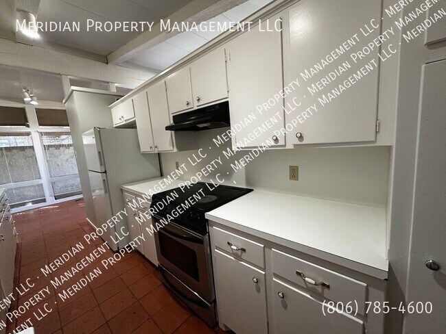 Building Photo - 2003 32nd-A