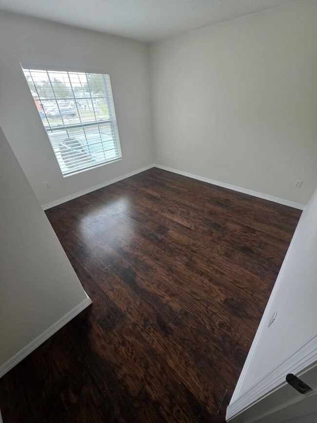 Building Photo - Beautiful Home near Busch Gardens!