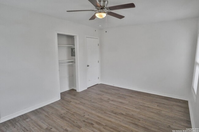 Building Photo - 2426 Cincinnati Ave