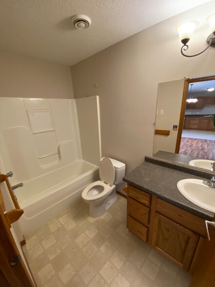 Building Photo - 2451 Main St S