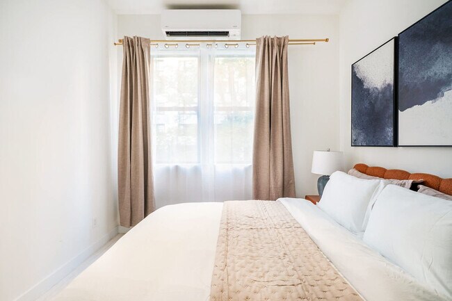 Building Photo - 317w E 14th St